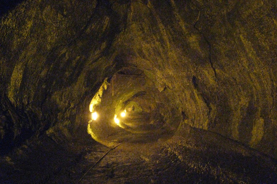 ../image/volcano - thurston lava tube 3.jpg